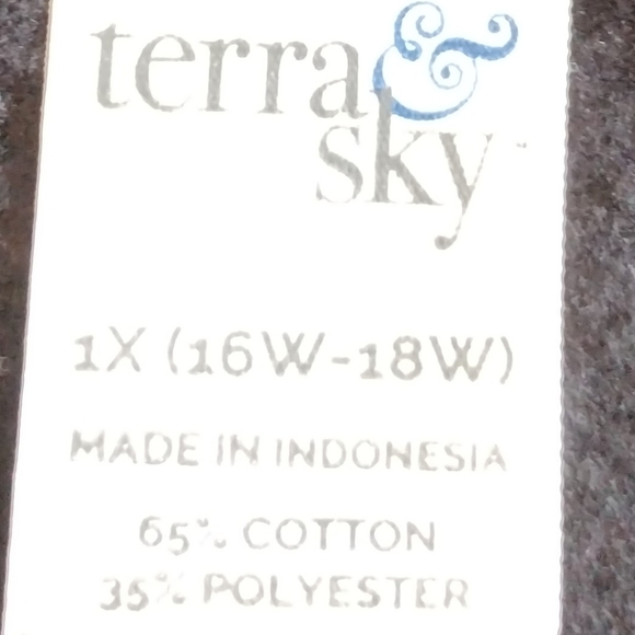 Bundled Curvy Plus Size Sweatsuit. XL - Picture 9 of 9